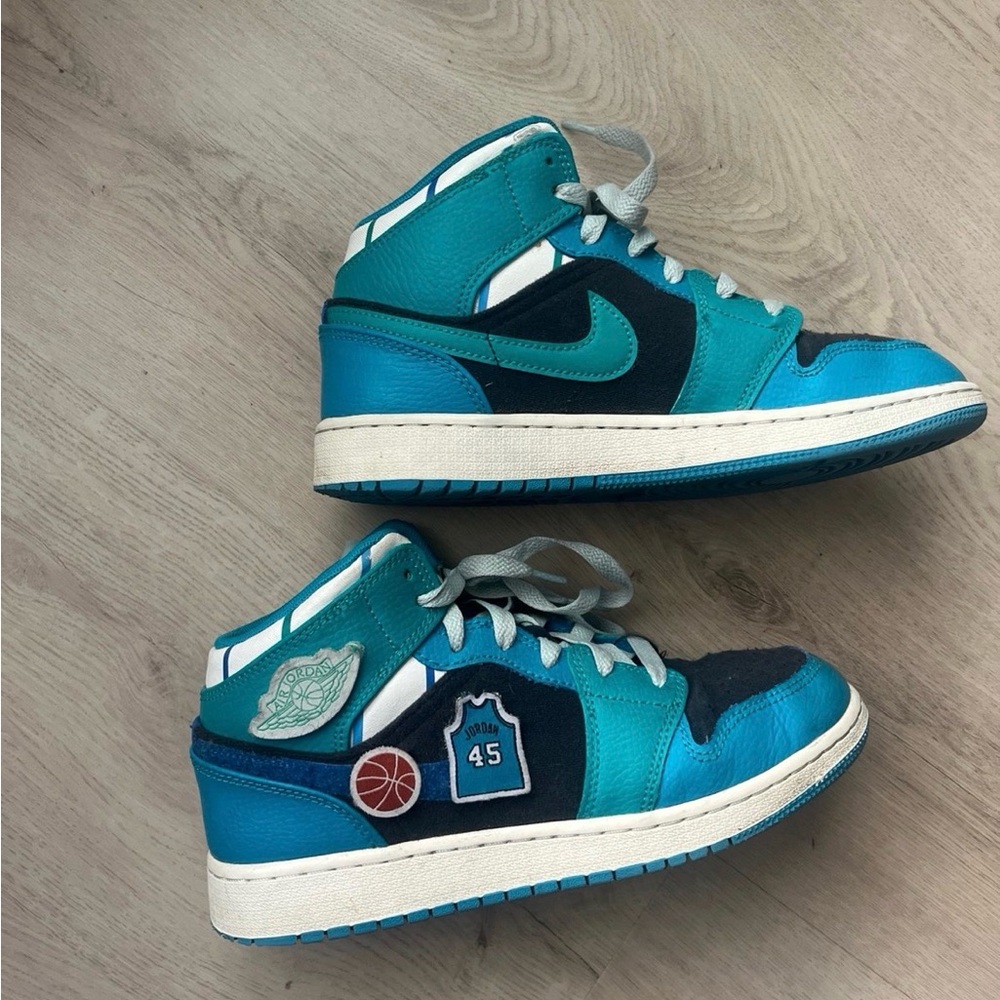 Nike Kids Sneakers in Teal and Navy